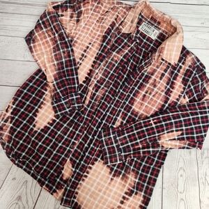 Franklin & Flannels Men's Black & Red Bleached Plaid Button-Down Shirt